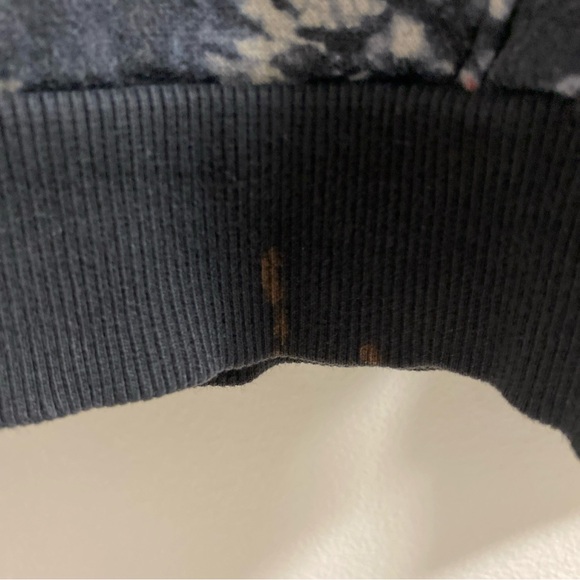 Under Armour Black and Orange Sz L Hoodie - Picture 6 of 7